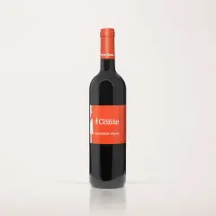 Bottiglia di vino rosso Cabernet Franc Vigneti Conte. Le sue caratteristiche aromatiche lo rendono ideale per accompagnare piatti robusti.