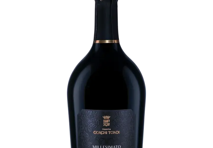 Bottiglia di vino rosato Millesimato, prodotto con metodo classico. Elegante etichetta nera con dettagli dorati.