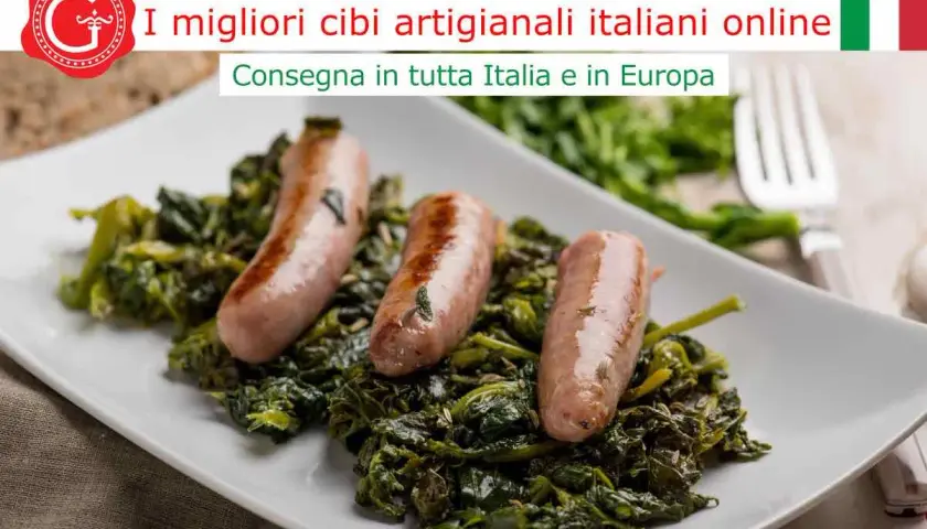 Salsiccia e rape, un piatto tradizionale italiano servito su un piatto bianco.