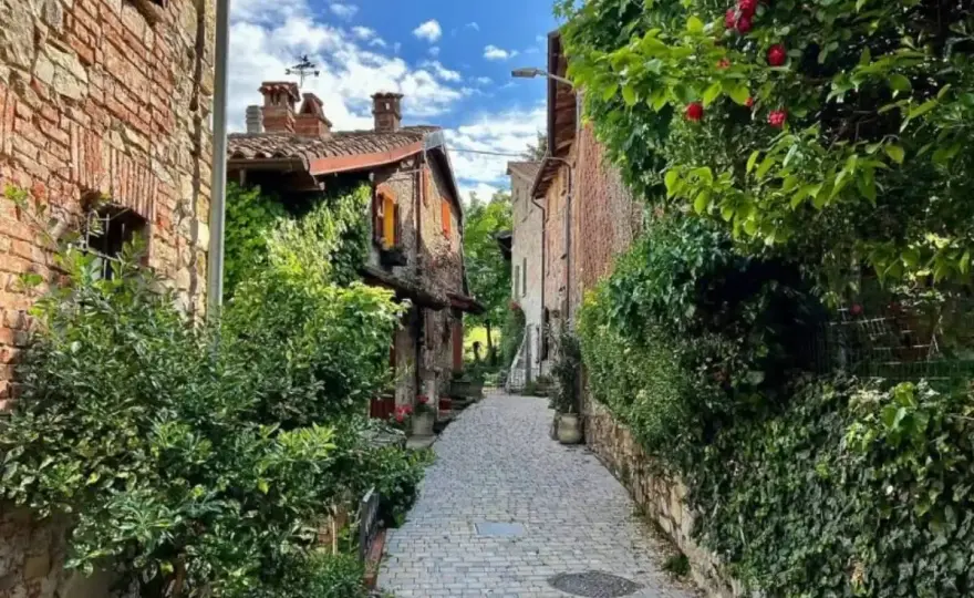 Oltrepò Pavese - Borghi, sentieri e sapori autentici