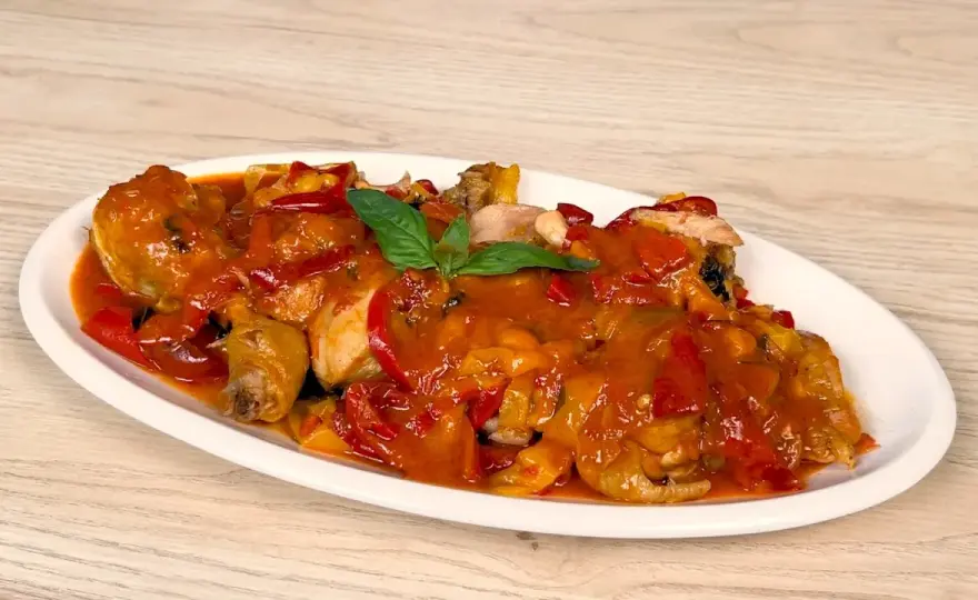 Pollo con peperoni alla romana, morbido e saporito
